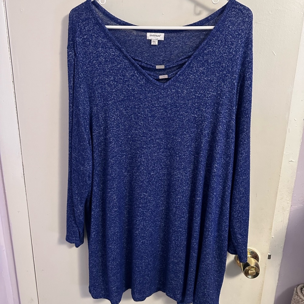 Avenues beautiful blue sweater 22/24